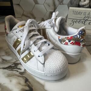 Adidas Women's Superstar Sneakers Size 6 Shell Toe Bold Floral Collab w/ "Her"